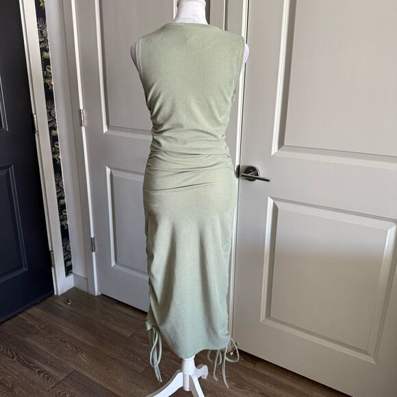 Style Rack Minimalist Sage Green Sleeveless Side Tie Midi Dress Size S - Picture 2 of 6